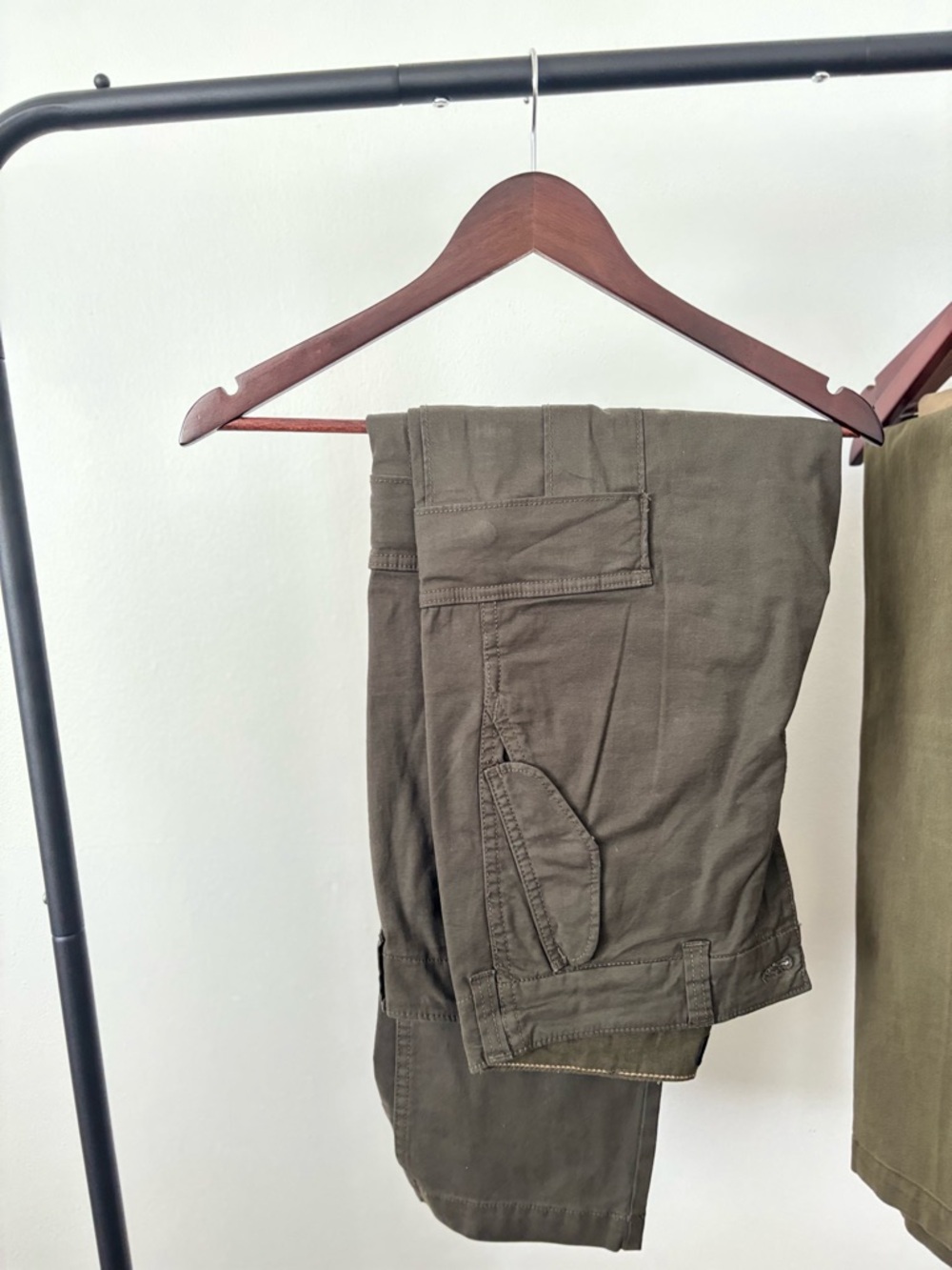Banana Republic Olive Green Cargo Pants. 31x30